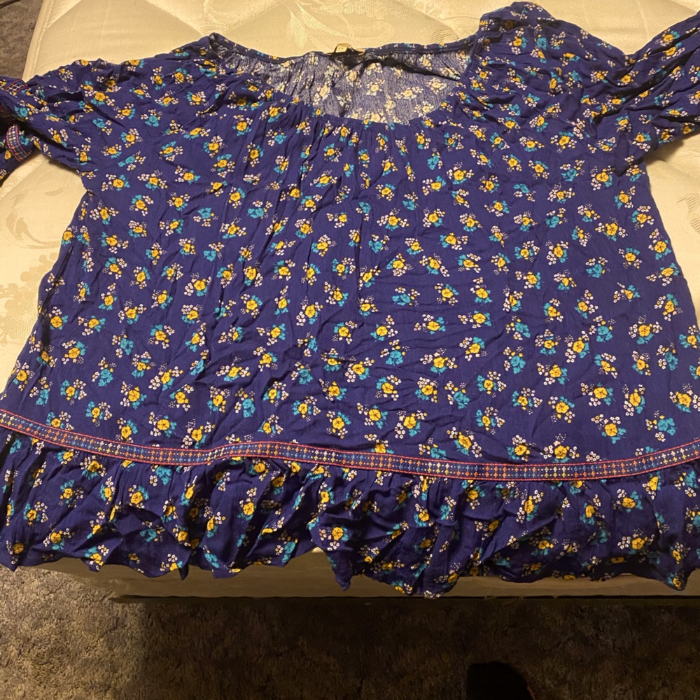 Plus Size Floral “Off the Shoulder” Top